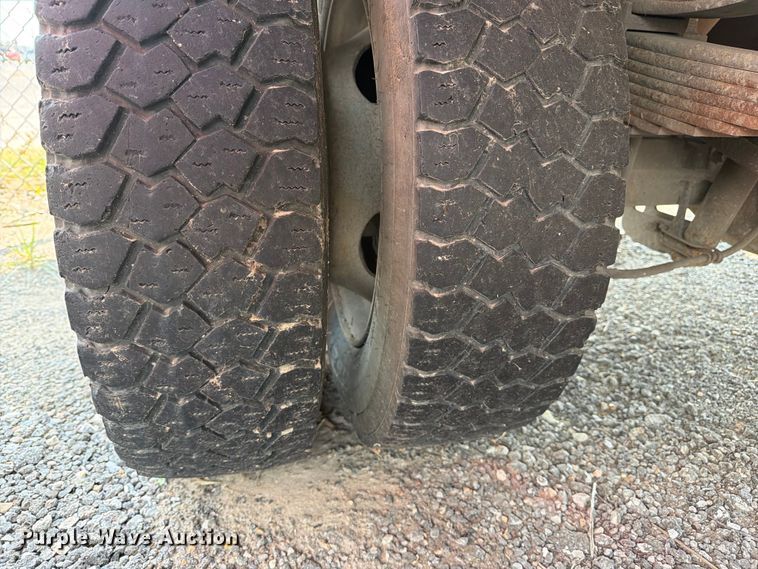 image for item EX4070 2016 Ford F550 Super Duty dump truck