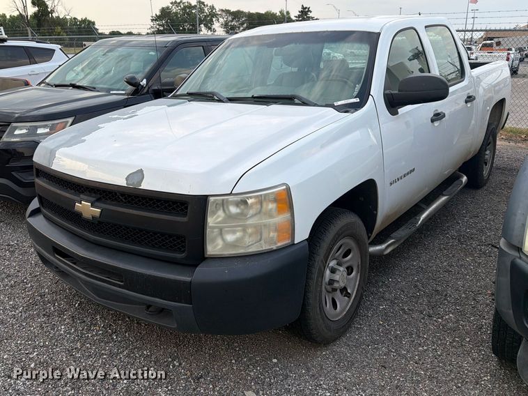 2011 Chevrolet Silverado 1500 Crew Cab pickup truck