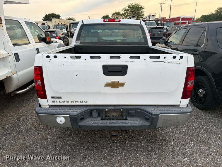 image for item EX4071 2011 Chevrolet Silverado 1500 Crew Cab pickup truck