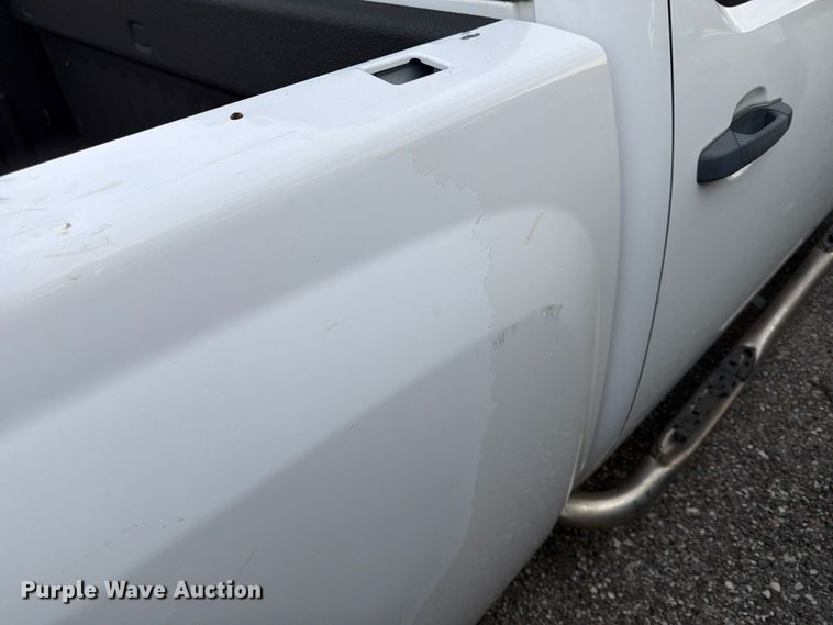 image for item EX4071 2011 Chevrolet Silverado 1500 Crew Cab pickup truck