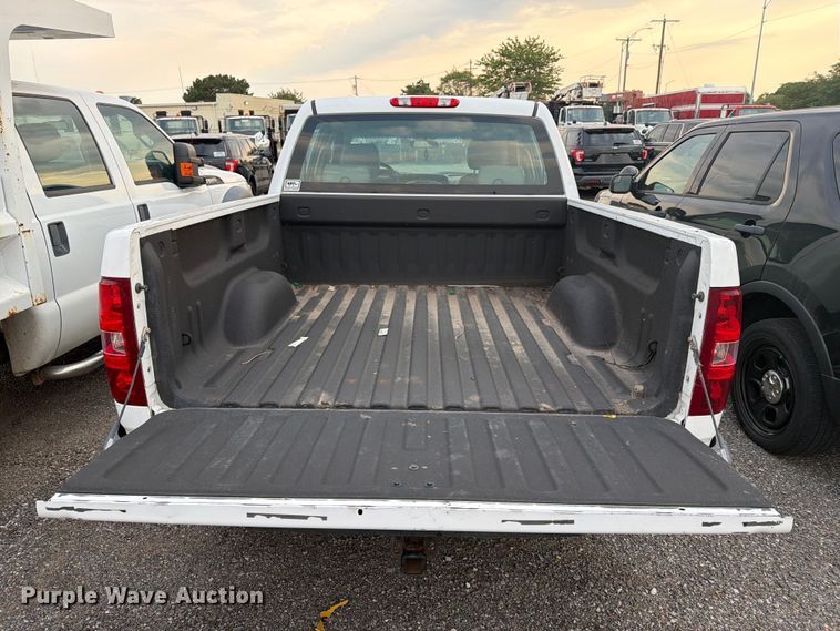 image for item EX4071 2011 Chevrolet Silverado 1500 Crew Cab pickup truck