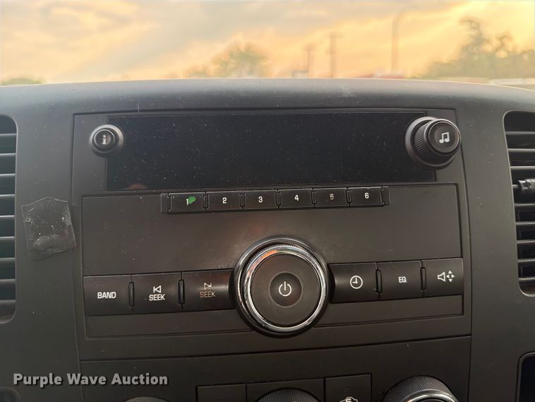 image for item EX4071 2011 Chevrolet Silverado 1500 Crew Cab pickup truck