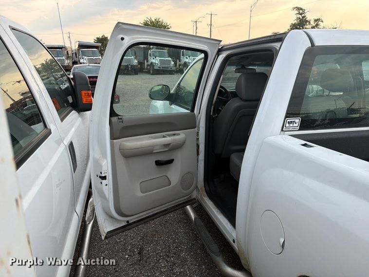 image for item EX4071 2011 Chevrolet Silverado 1500 Crew Cab pickup truck