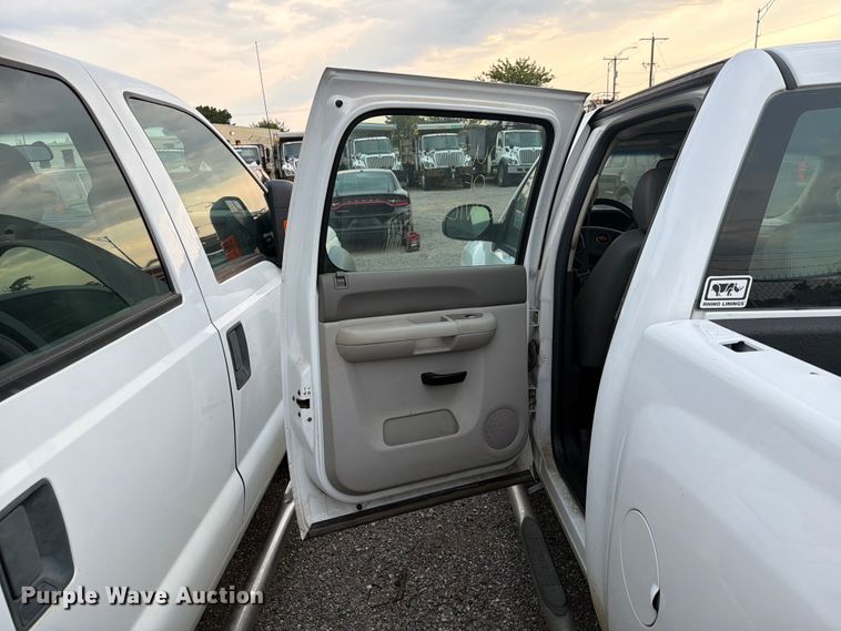 image for item EX4071 2011 Chevrolet Silverado 1500 Crew Cab pickup truck