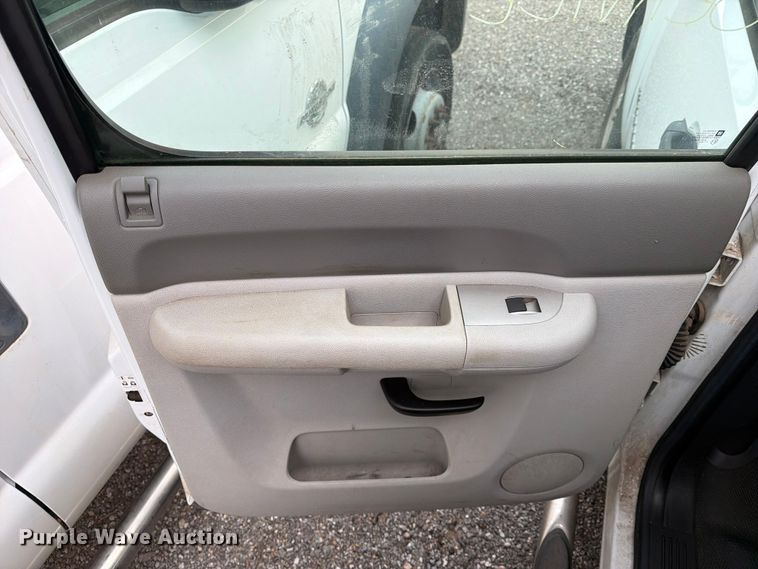 image for item EX4071 2011 Chevrolet Silverado 1500 Crew Cab pickup truck