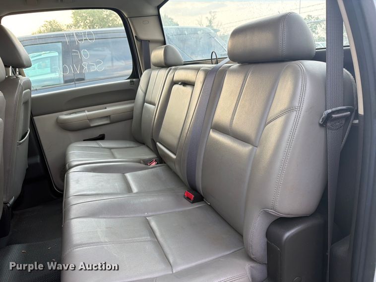 image for item EX4071 2011 Chevrolet Silverado 1500 Crew Cab pickup truck