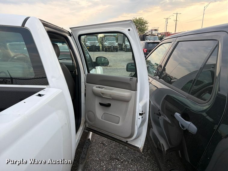 image for item EX4071 2011 Chevrolet Silverado 1500 Crew Cab pickup truck