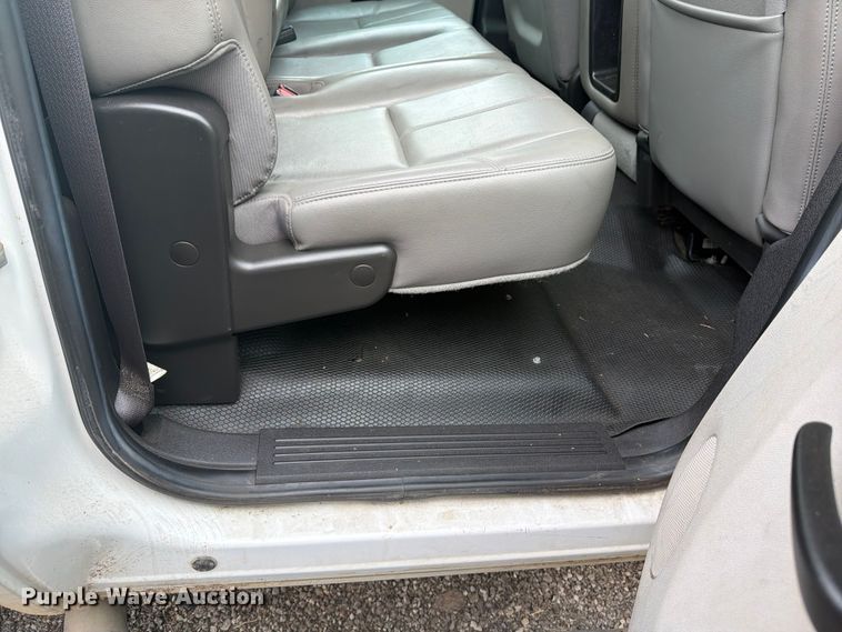 image for item EX4071 2011 Chevrolet Silverado 1500 Crew Cab pickup truck