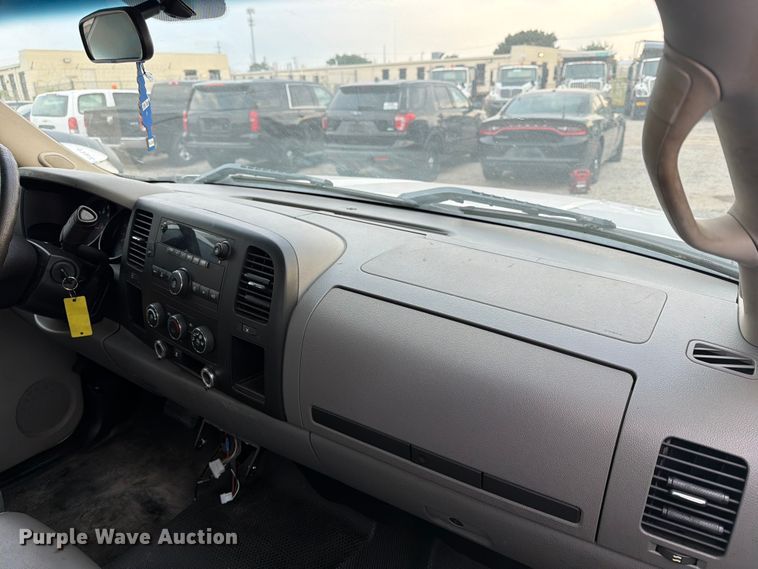 image for item EX4071 2011 Chevrolet Silverado 1500 Crew Cab pickup truck