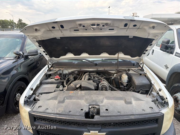 image for item EX4071 2011 Chevrolet Silverado 1500 Crew Cab pickup truck
