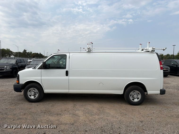 image for item EX4073 2015 Chevrolet Express 2500 van