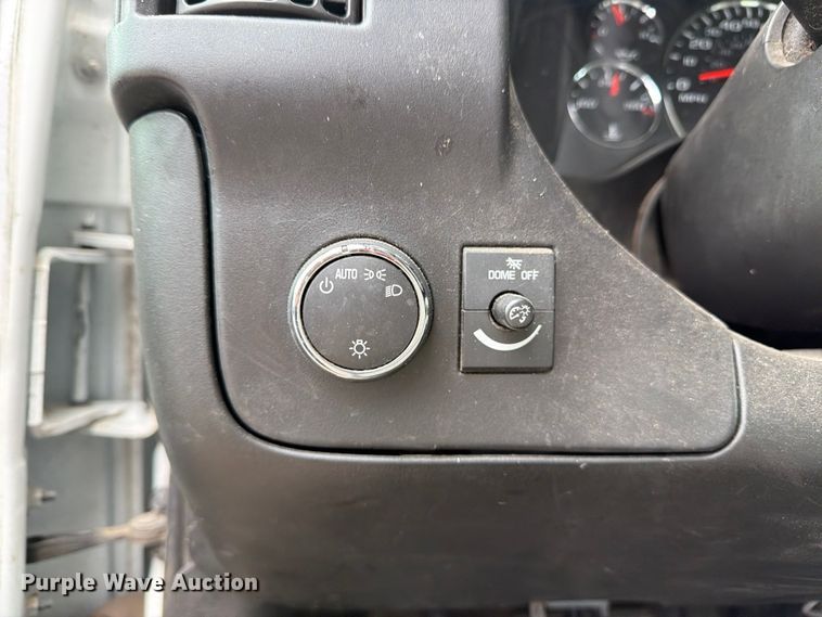 image for item EX4073 2015 Chevrolet Express 2500 van