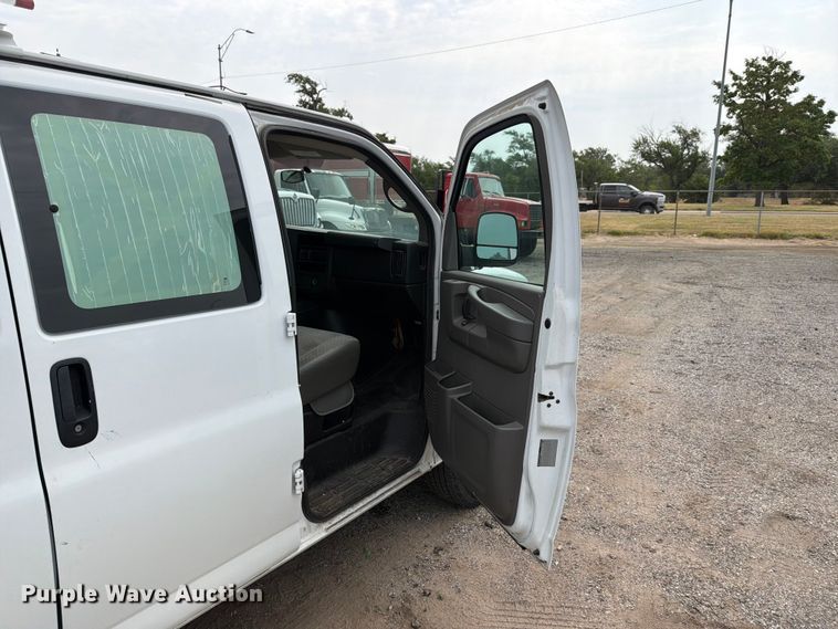 image for item EX4073 2015 Chevrolet Express 2500 van