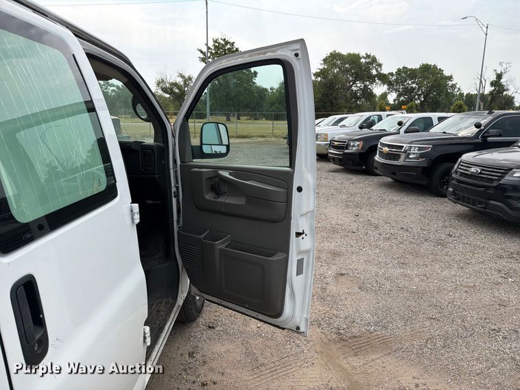 image for item EX4073 2015 Chevrolet Express 2500 van