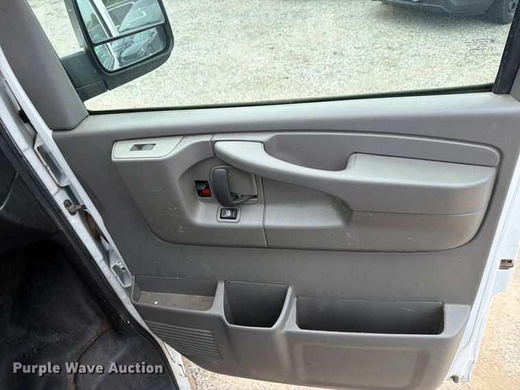 image for item EX4073 2015 Chevrolet Express 2500 van