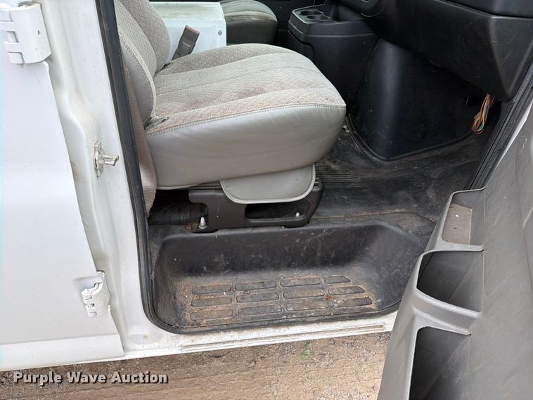 image for item EX4073 2015 Chevrolet Express 2500 van
