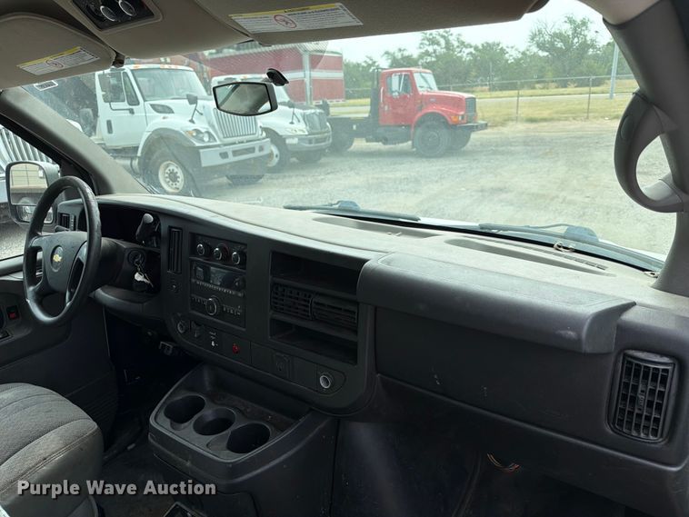 image for item EX4073 2015 Chevrolet Express 2500 van