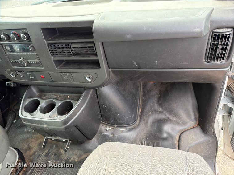 image for item EX4073 2015 Chevrolet Express 2500 van