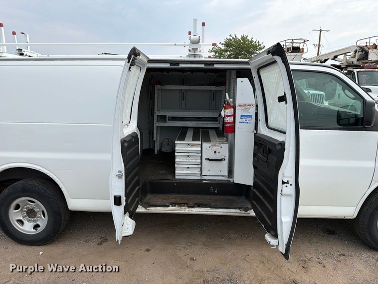 image for item EX4073 2015 Chevrolet Express 2500 van