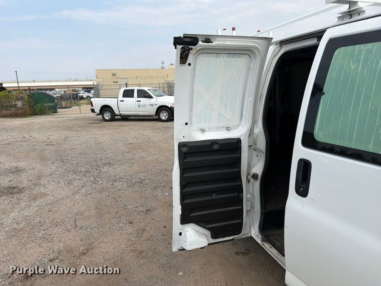 image for item EX4073 2015 Chevrolet Express 2500 van