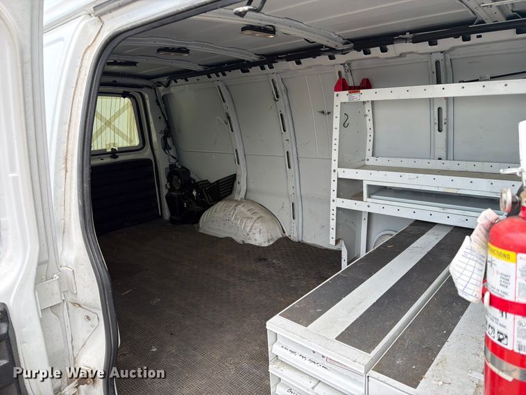 image for item EX4073 2015 Chevrolet Express 2500 van