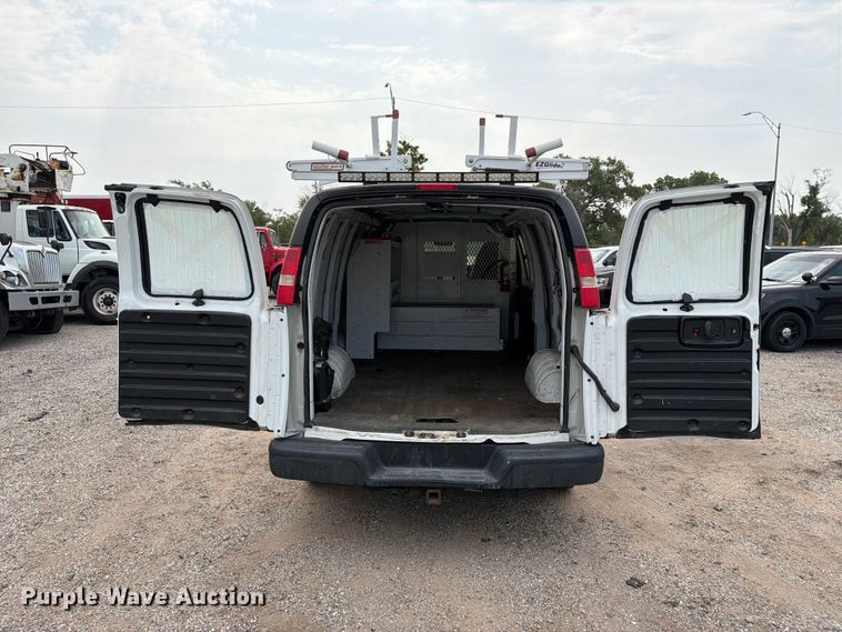 image for item EX4073 2015 Chevrolet Express 2500 van
