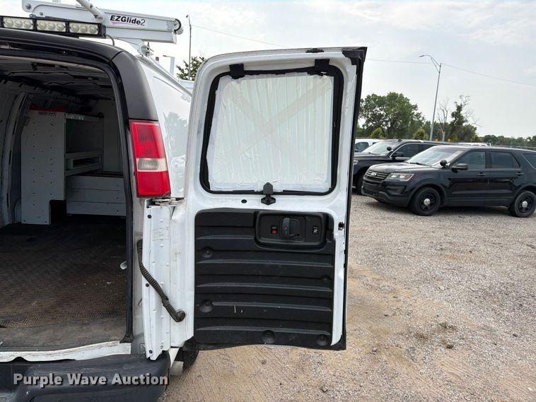 image for item EX4073 2015 Chevrolet Express 2500 van