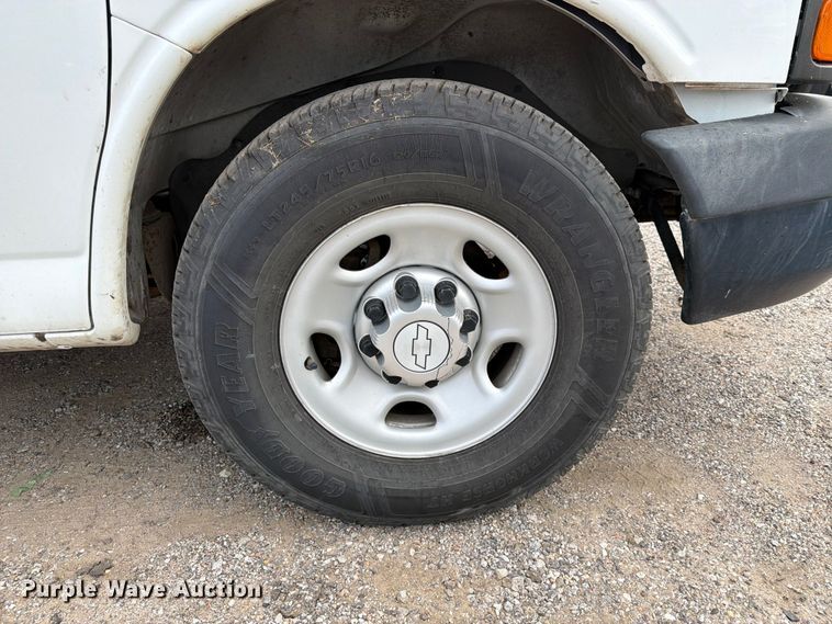 image for item EX4073 2015 Chevrolet Express 2500 van