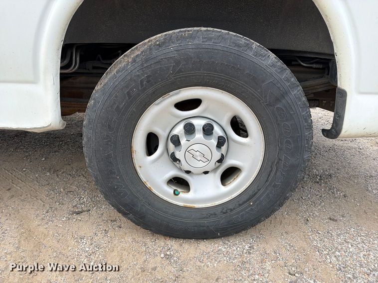 image for item EX4073 2015 Chevrolet Express 2500 van