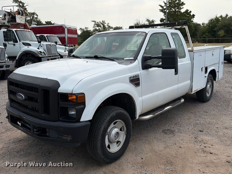 2008 Ford F250 Super Duty Ext. Cab utility bed pickup truck