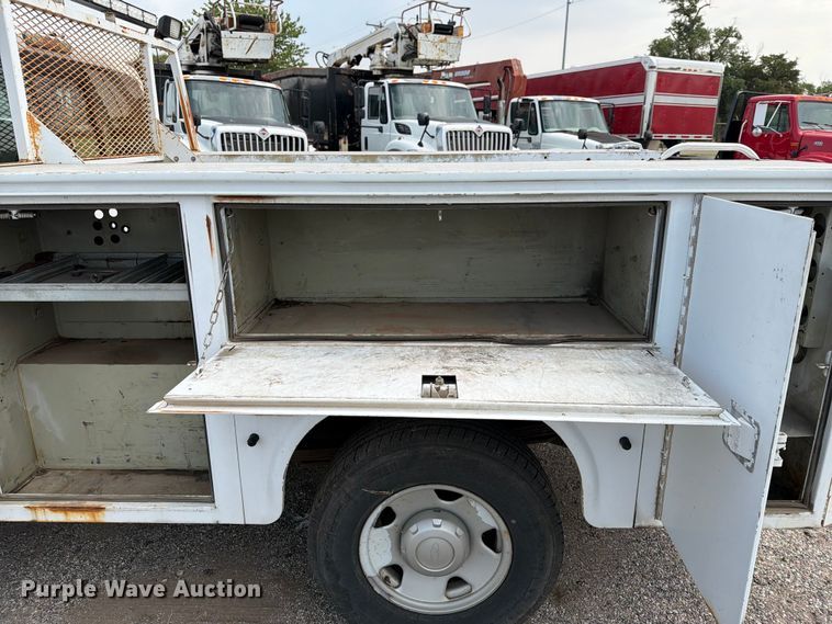 image for item EX4074 2008 Ford F250 Super Duty Ext. Cab utility bed pickup truck