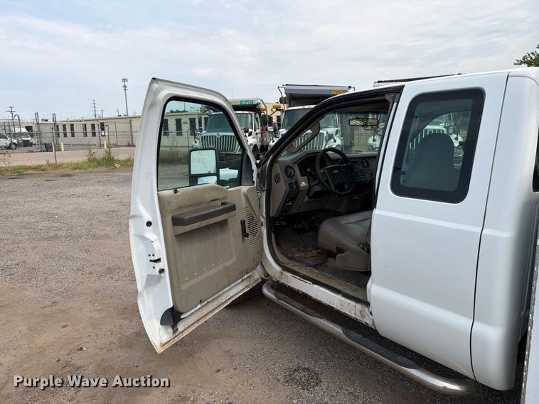 image for item EX4074 2008 Ford F250 Super Duty Ext. Cab utility bed pickup truck