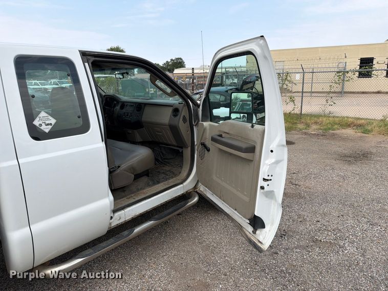 image for item EX4074 2008 Ford F250 Super Duty Ext. Cab utility bed pickup truck