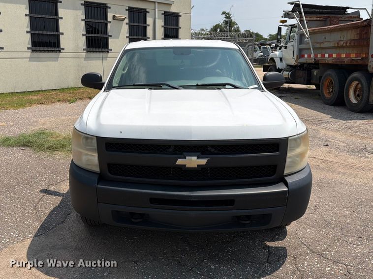 image for item EX4075 2011 Chevrolet Silverado 1500 Crew Cab pickup truck
