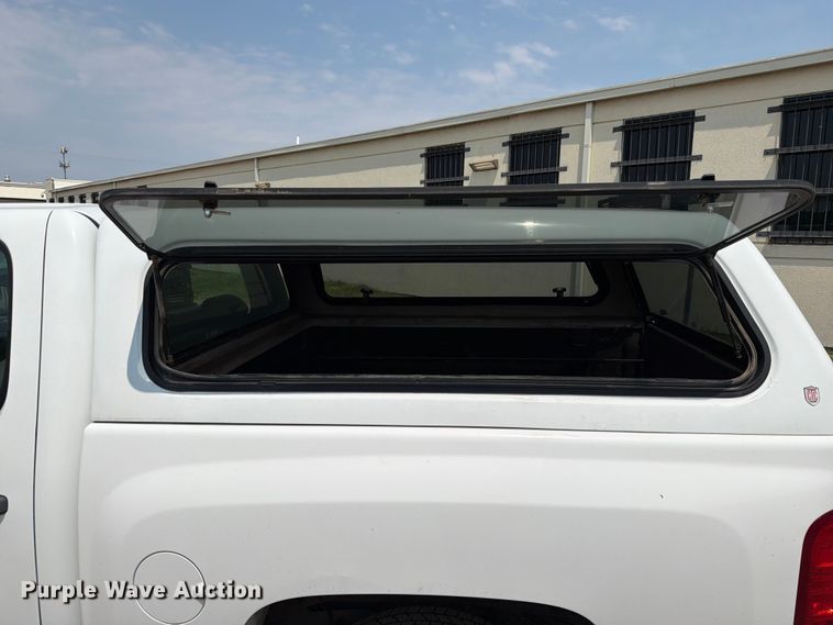 image for item EX4075 2011 Chevrolet Silverado 1500 Crew Cab pickup truck