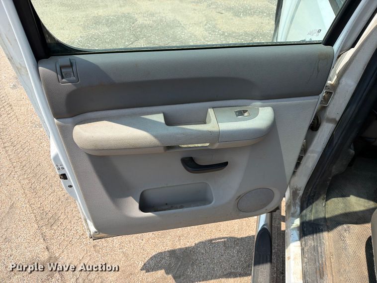 image for item EX4075 2011 Chevrolet Silverado 1500 Crew Cab pickup truck