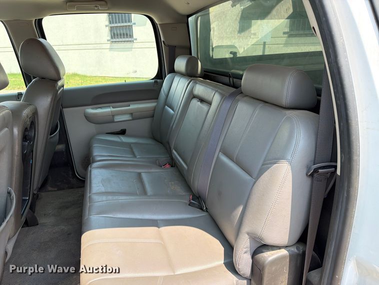 image for item EX4075 2011 Chevrolet Silverado 1500 Crew Cab pickup truck