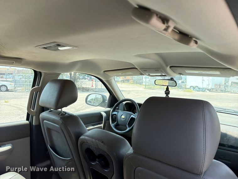 image for item EX4075 2011 Chevrolet Silverado 1500 Crew Cab pickup truck