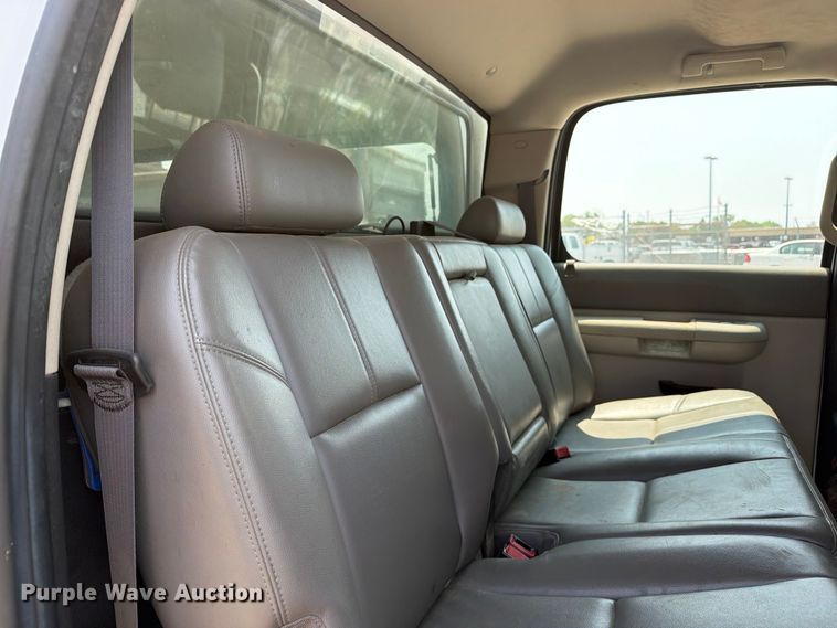 image for item EX4075 2011 Chevrolet Silverado 1500 Crew Cab pickup truck