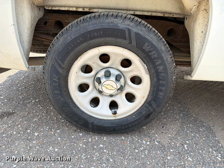 image for item EX4075 2011 Chevrolet Silverado 1500 Crew Cab pickup truck