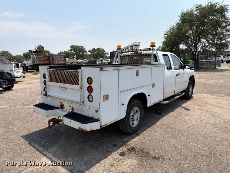 image for item EX4076 2010 Chevrolet Silverado 2500HD Ext. Cab utility bed pickup truck