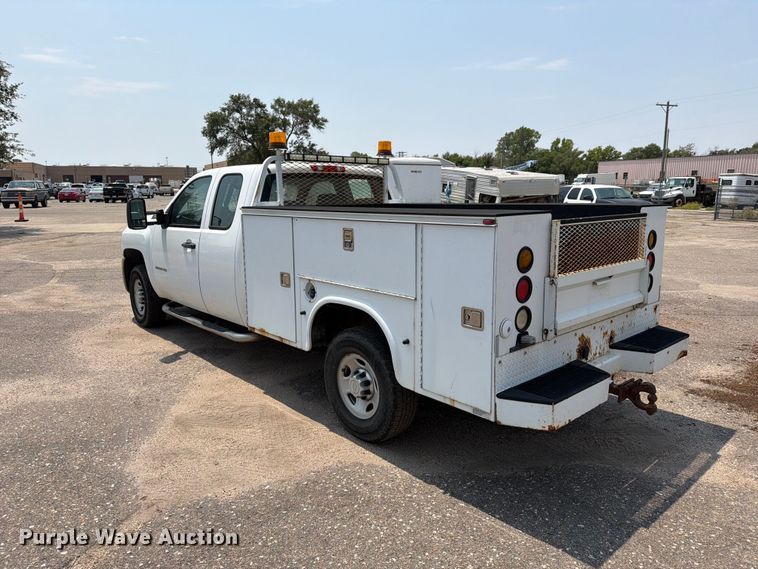 image for item EX4076 2010 Chevrolet Silverado 2500HD Ext. Cab utility bed pickup truck