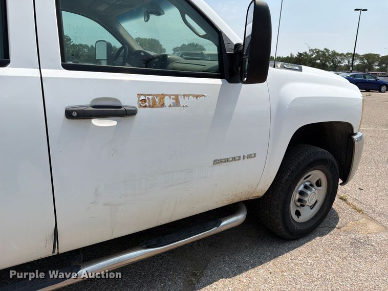 image for item EX4076 2010 Chevrolet Silverado 2500HD Ext. Cab utility bed pickup truck