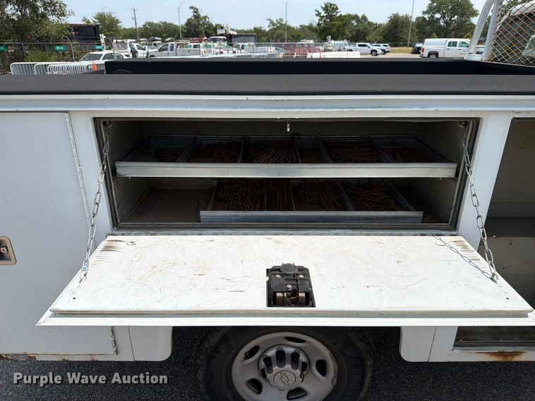 image for item EX4076 2010 Chevrolet Silverado 2500HD Ext. Cab utility bed pickup truck