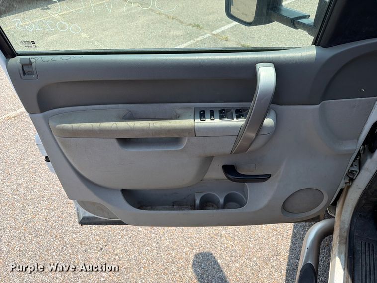 image for item EX4076 2010 Chevrolet Silverado 2500HD Ext. Cab utility bed pickup truck