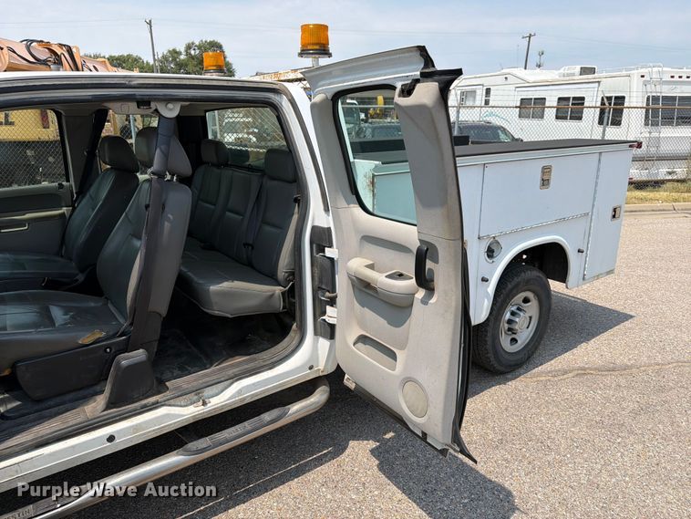 image for item EX4076 2010 Chevrolet Silverado 2500HD Ext. Cab utility bed pickup truck