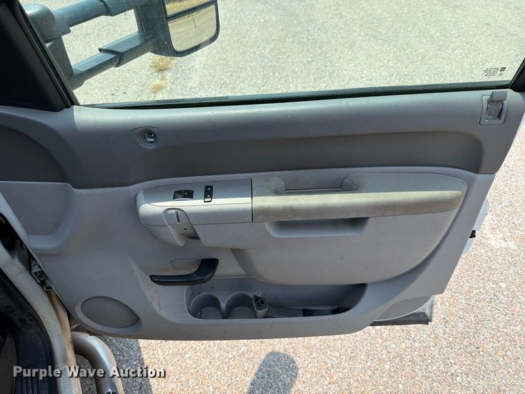 image for item EX4076 2010 Chevrolet Silverado 2500HD Ext. Cab utility bed pickup truck