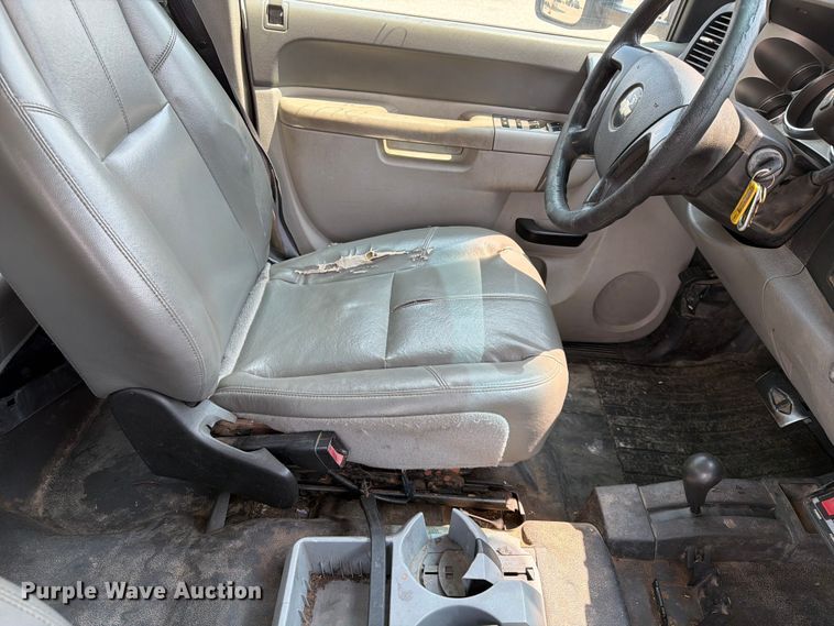 image for item EX4076 2010 Chevrolet Silverado 2500HD Ext. Cab utility bed pickup truck