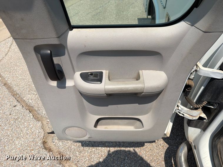 image for item EX4076 2010 Chevrolet Silverado 2500HD Ext. Cab utility bed pickup truck