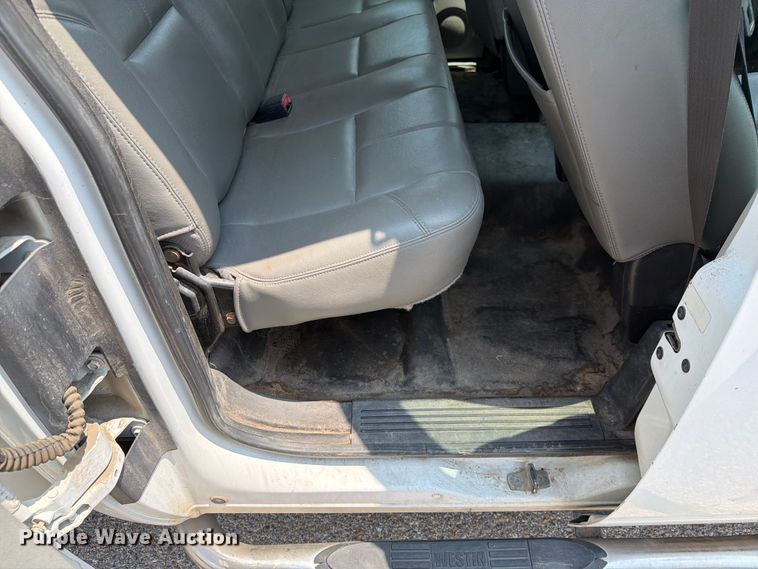 image for item EX4076 2010 Chevrolet Silverado 2500HD Ext. Cab utility bed pickup truck